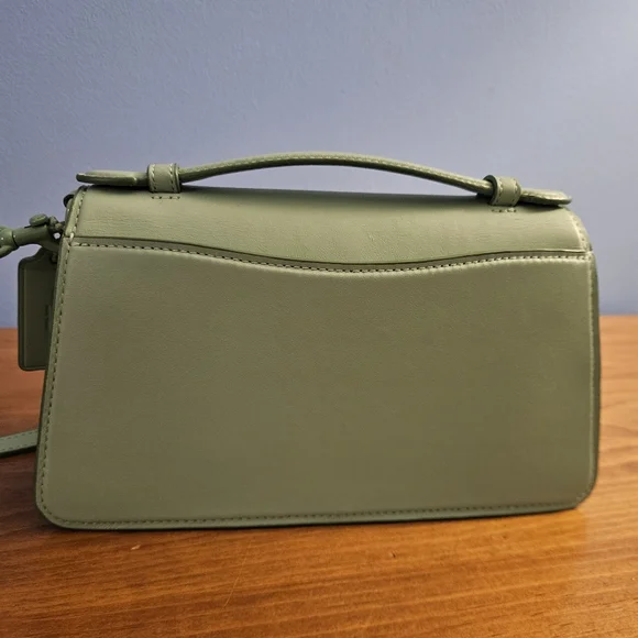 Coach Juno bag in pistachio!